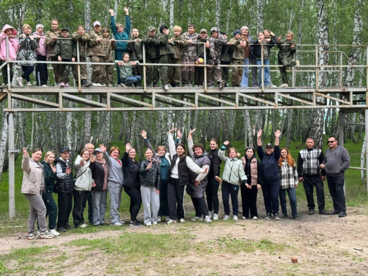 Вместе с родителями.