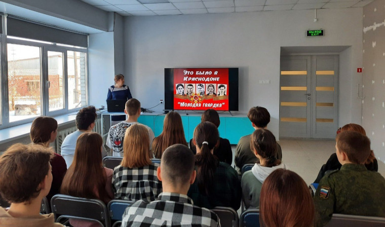 ЮНОСТЬ, СГОРЕВШАЯ В ОГНЕ ВОЙНЫ.